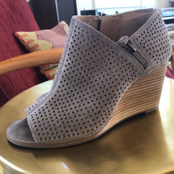 lucky brand peep toe wedges